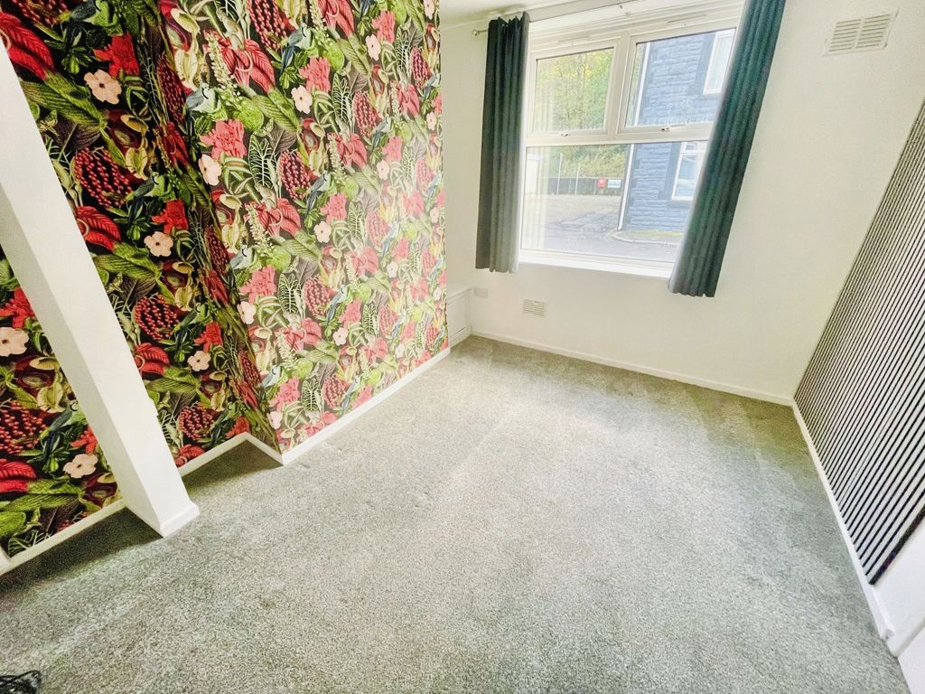 Property photo 2 of 8 Image