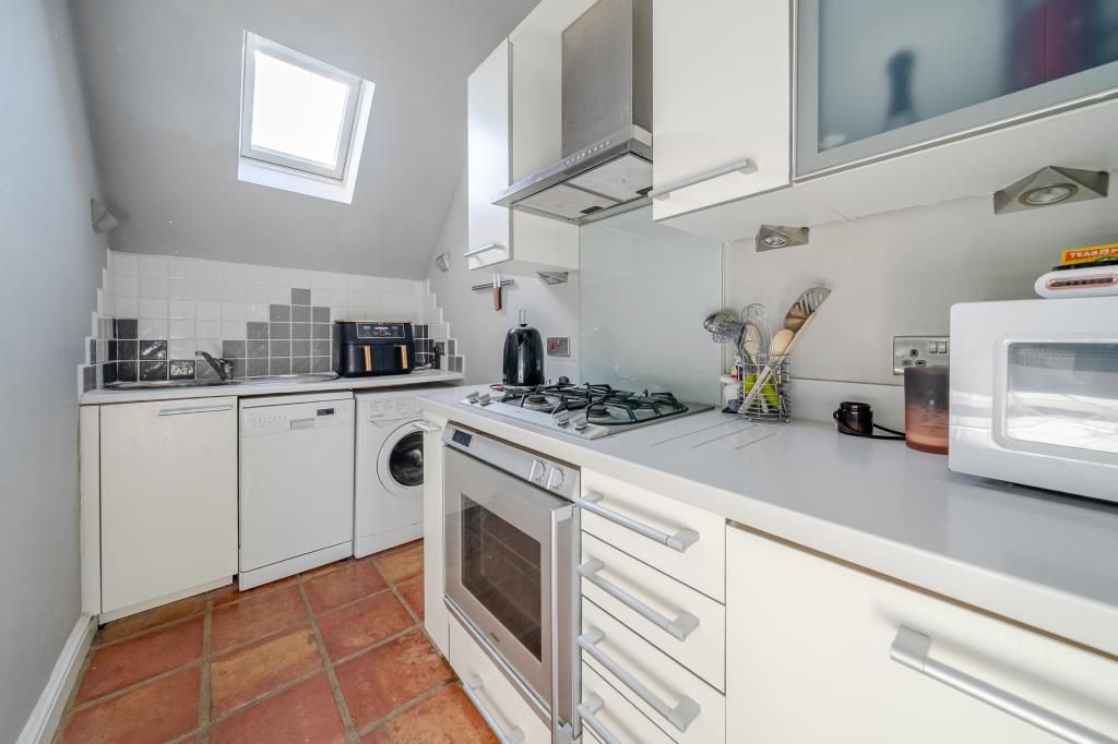 Property photo 3 of 10 Kitchen