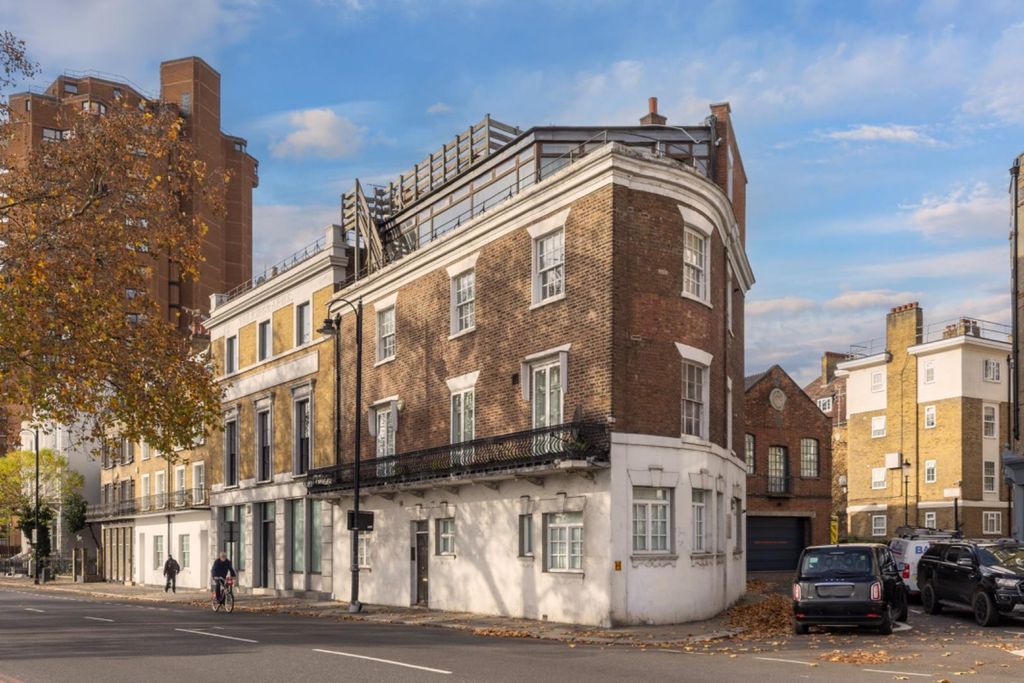 Property photo 1 of 10 Cheyne Walk 113 The Penthouse - 01 Of 21.Jpg