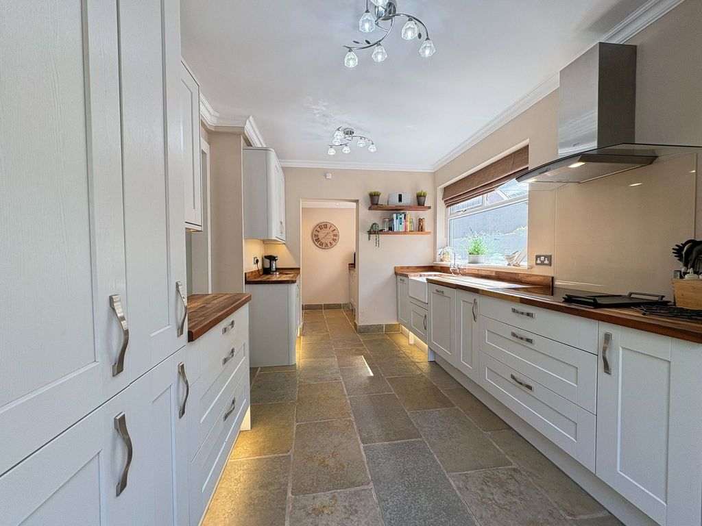 Property photo 3 of 45