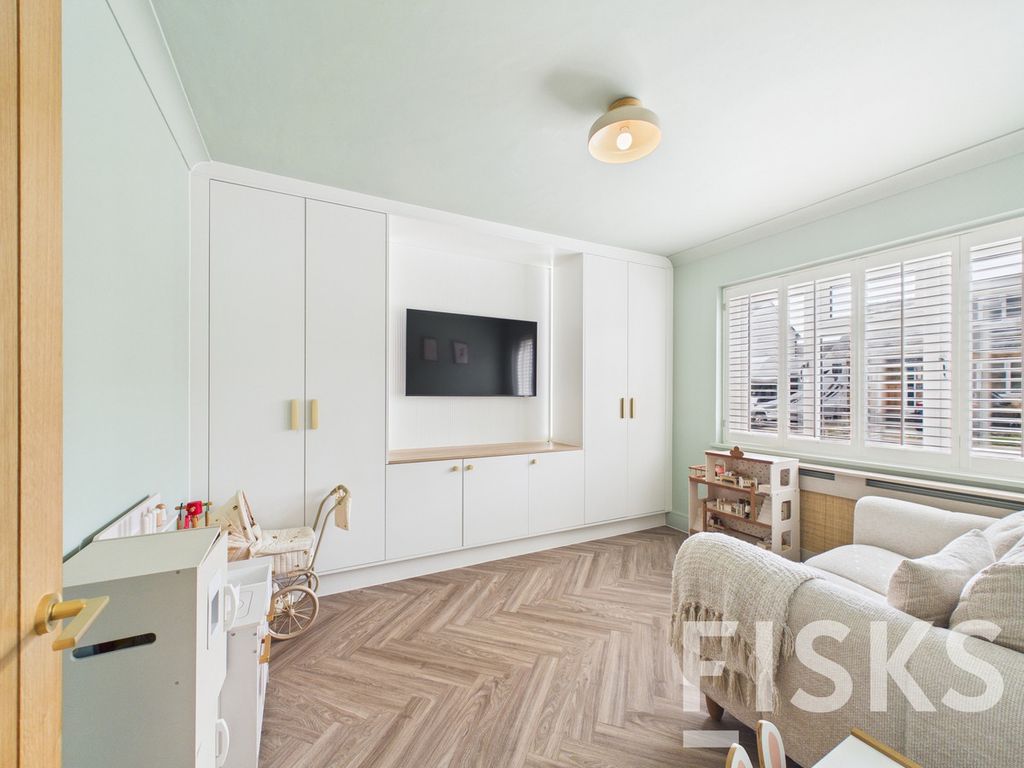 Property photo 3 of 31