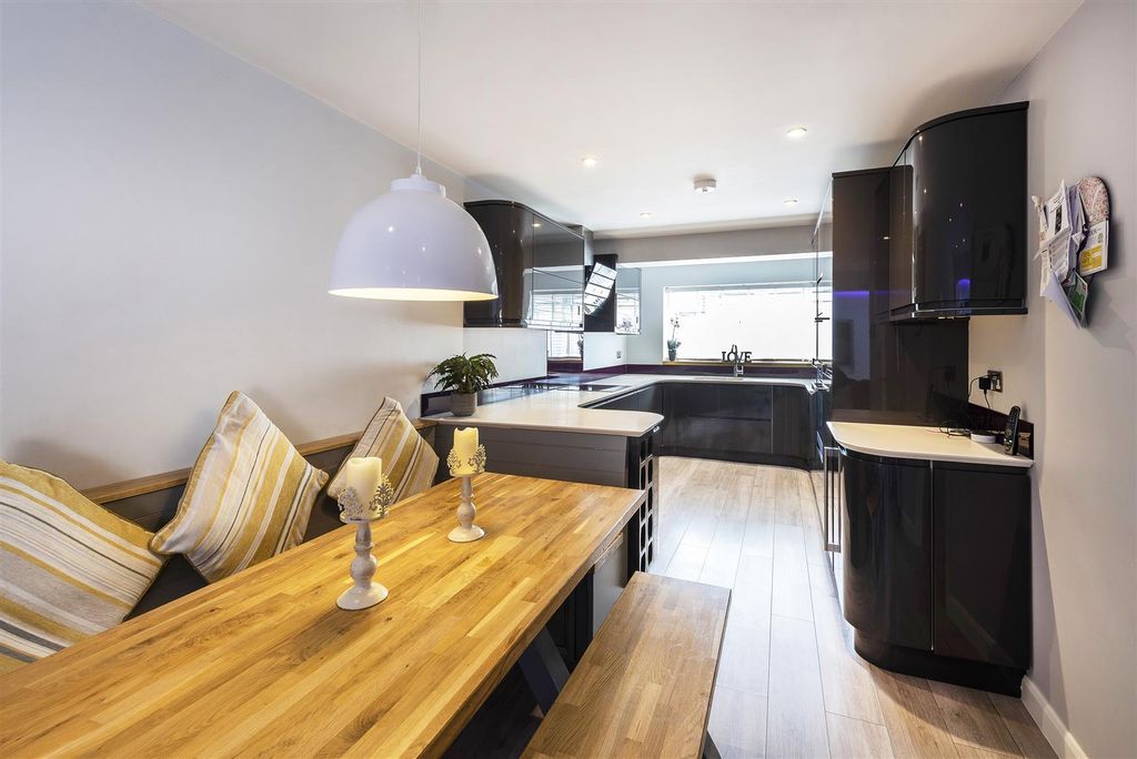 Property photo 3 of 15 4 Gilwell Close, Tn10 4En 005.Jpg