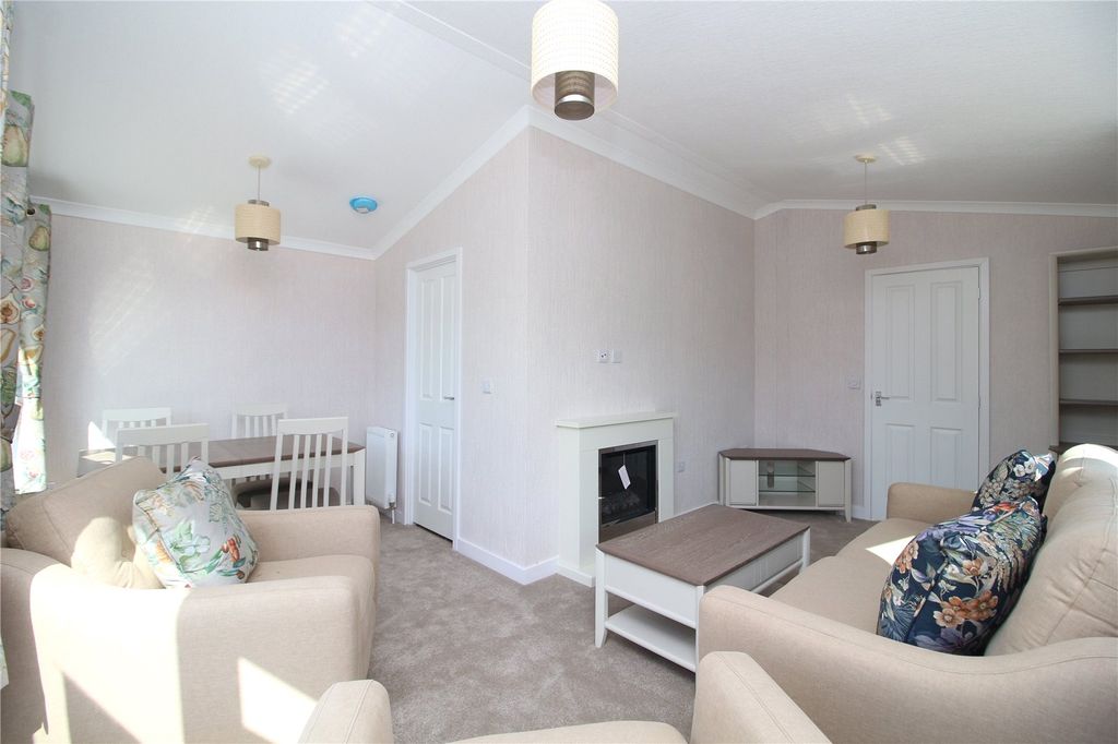 Property photo 2 of 10 Picture No. 04