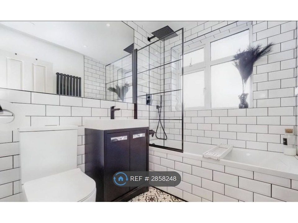 Property photo 3 of 8 Bathroom