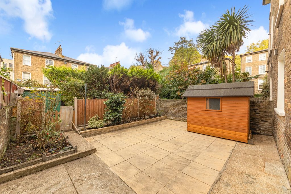 Property photo 2 of 25