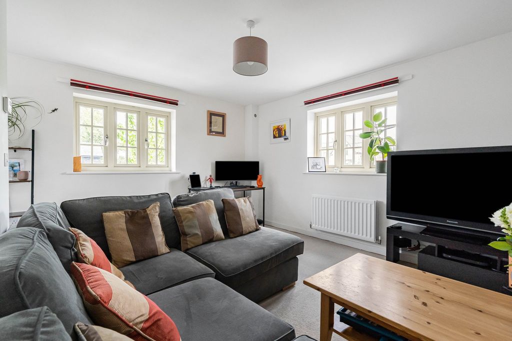 Property photo 2 of 9