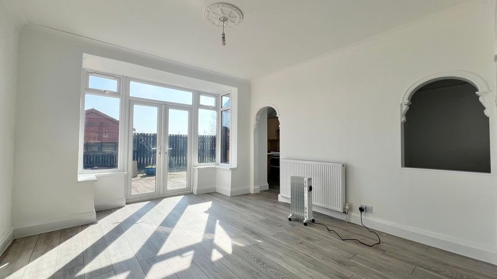 Property photo 3 of 12 Photo 3