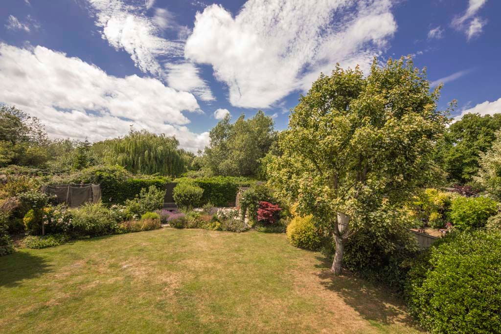 Property photo 2 of 24