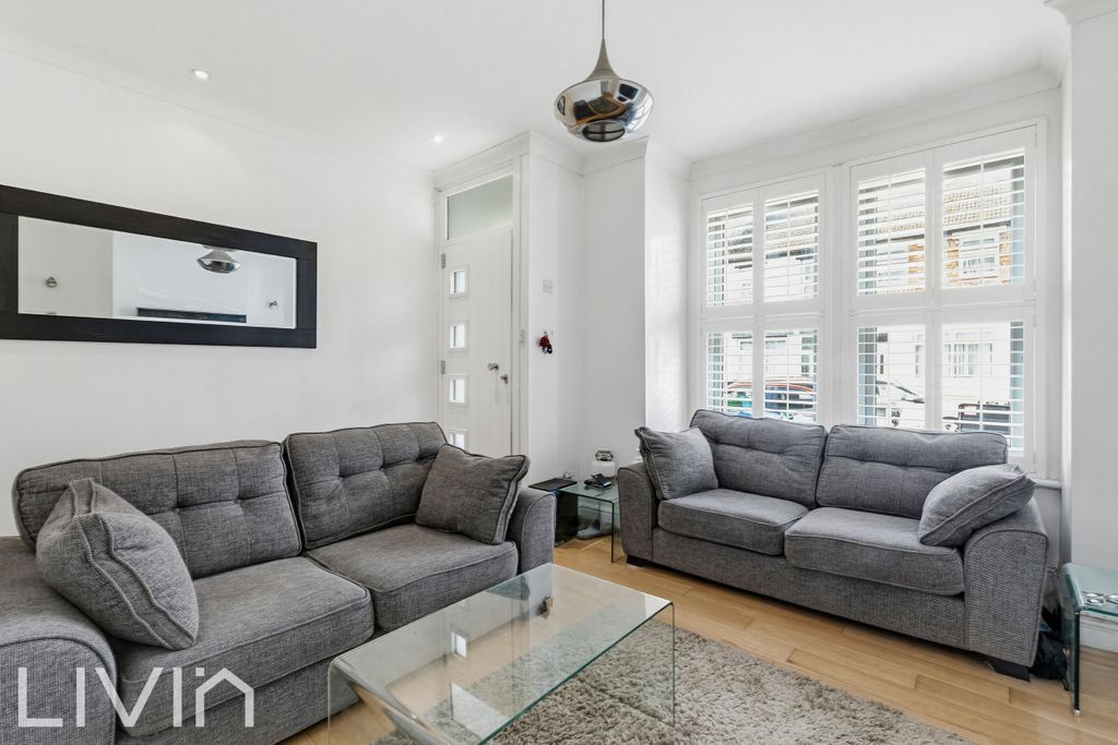 Property photo 3 of 10 2