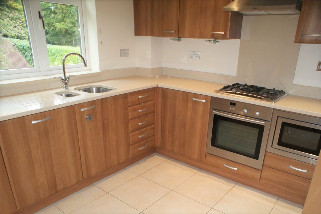 Property photo 2 of 8 Kitchen