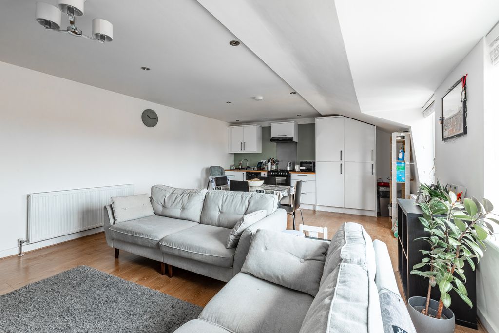 Property photo 3 of 16 3