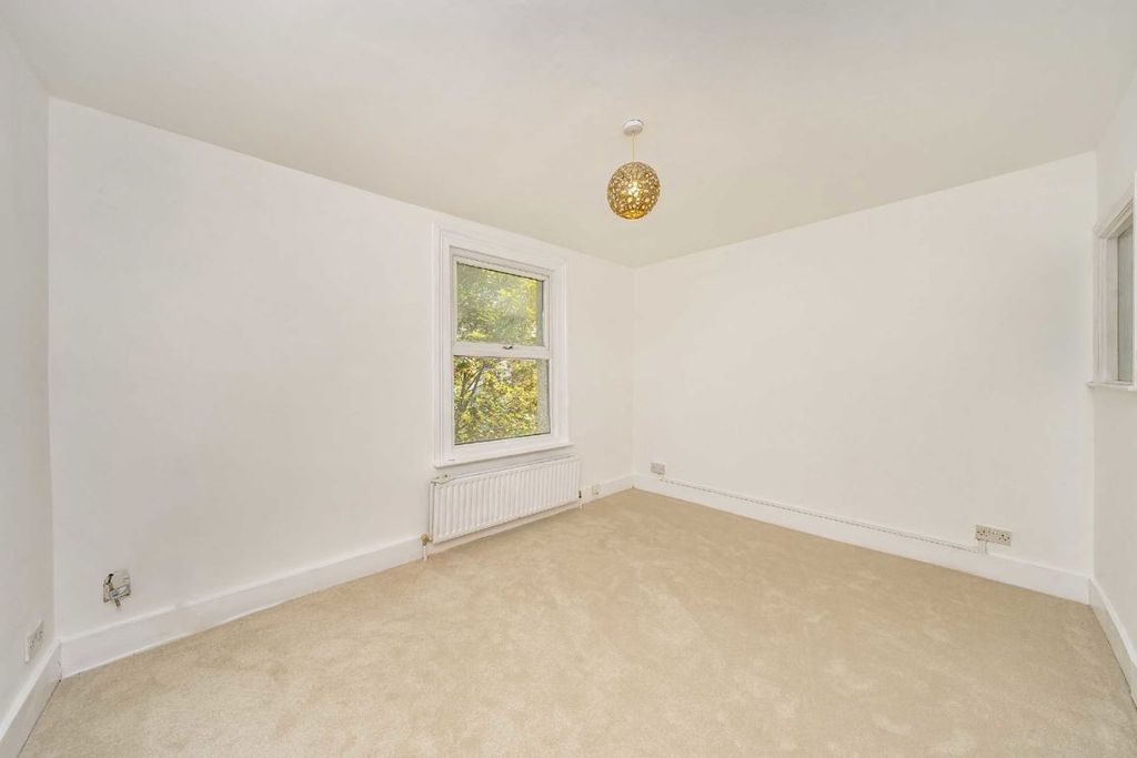 Property photo 3 of 5