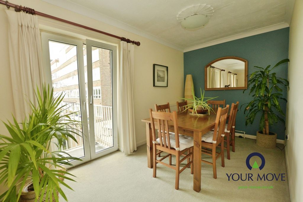 Property photo 3 of 20 Dining Area