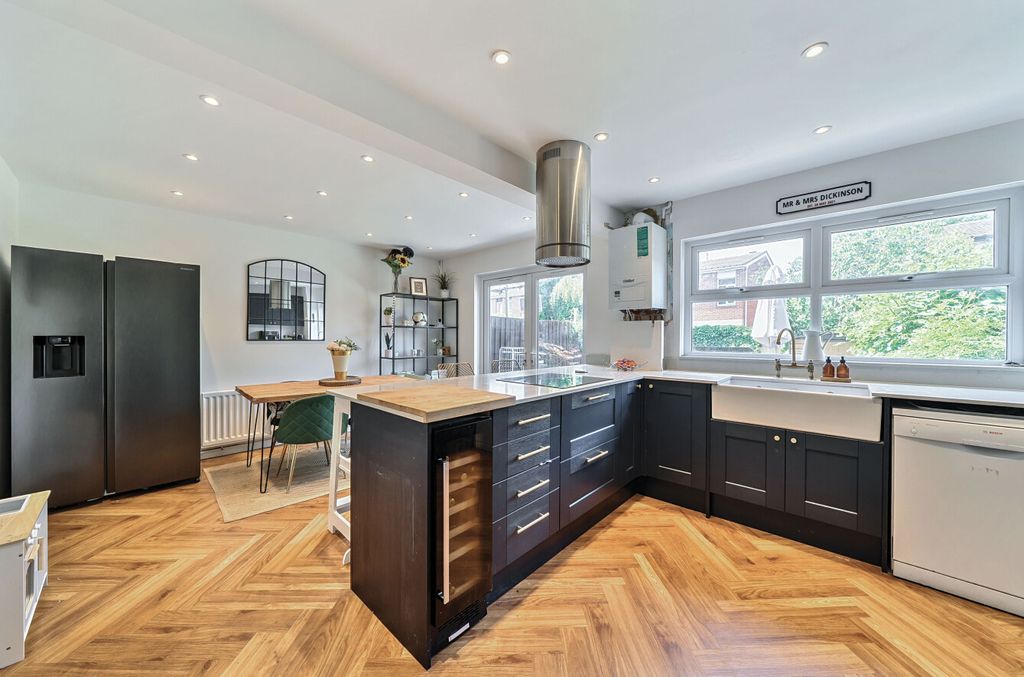 Property photo 3 of 21 1310950-8-6854023...