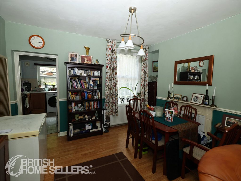 Property photo 3 of 17 Picture No. 06