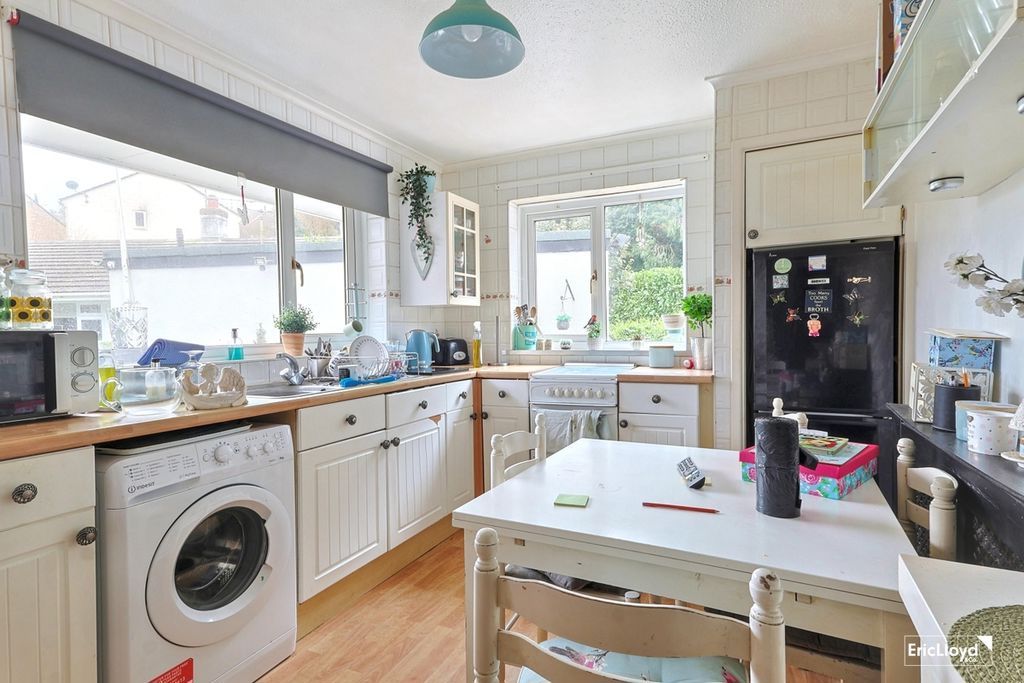 Property photo 3 of 13 Photo 4