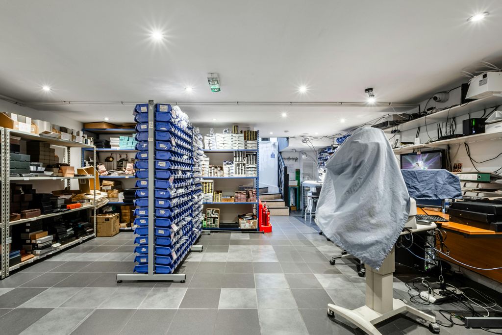 Property photo 3 of 15 Hanbury St 28 - Low Res 6.Jpg