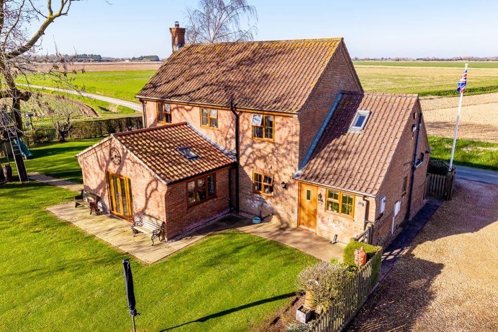 Property photo 3 of 66 Harribels Cottage (Spalding)-8