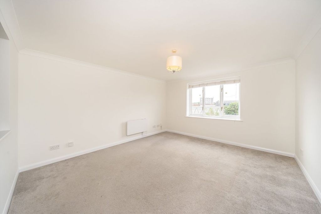 Property photo 2 of 5