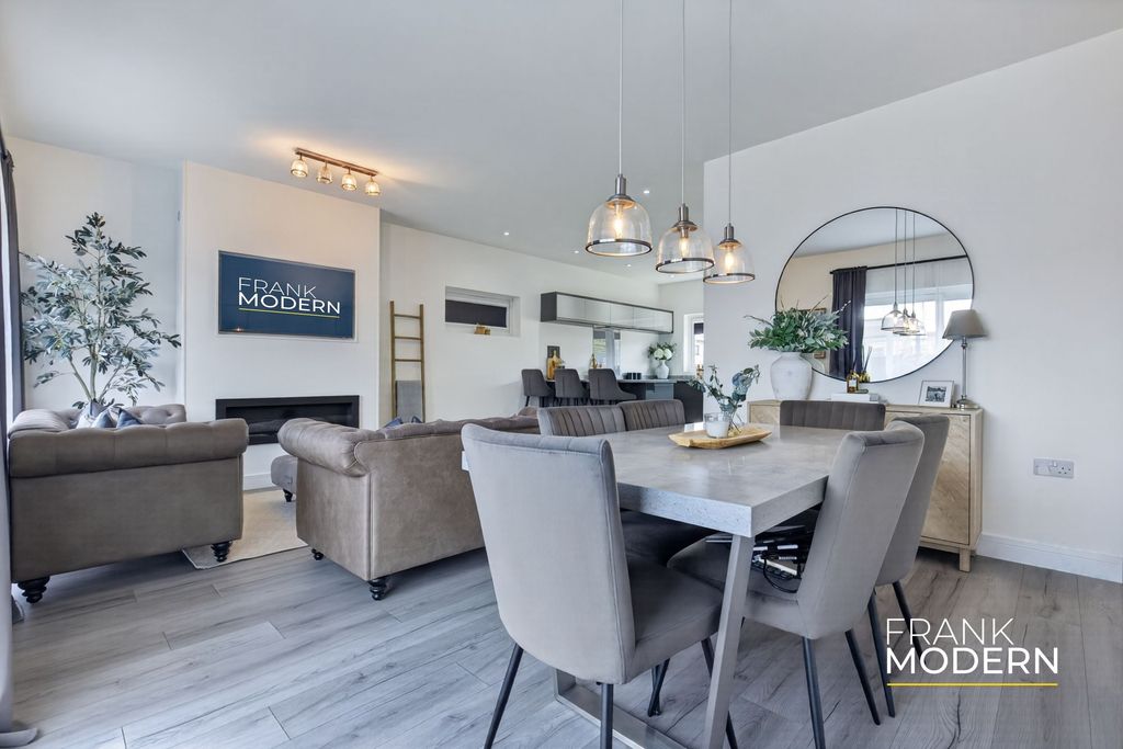 Property photo 2 of 51 Dining Area