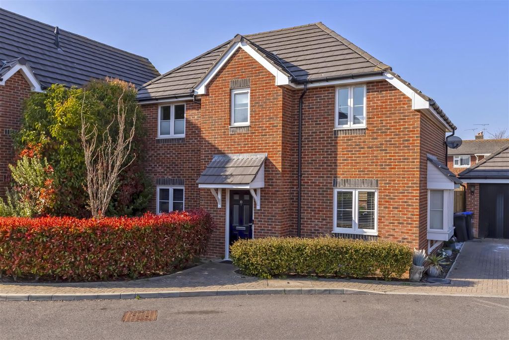 Property photo 1 of 21 Weald Place_9.Jpg