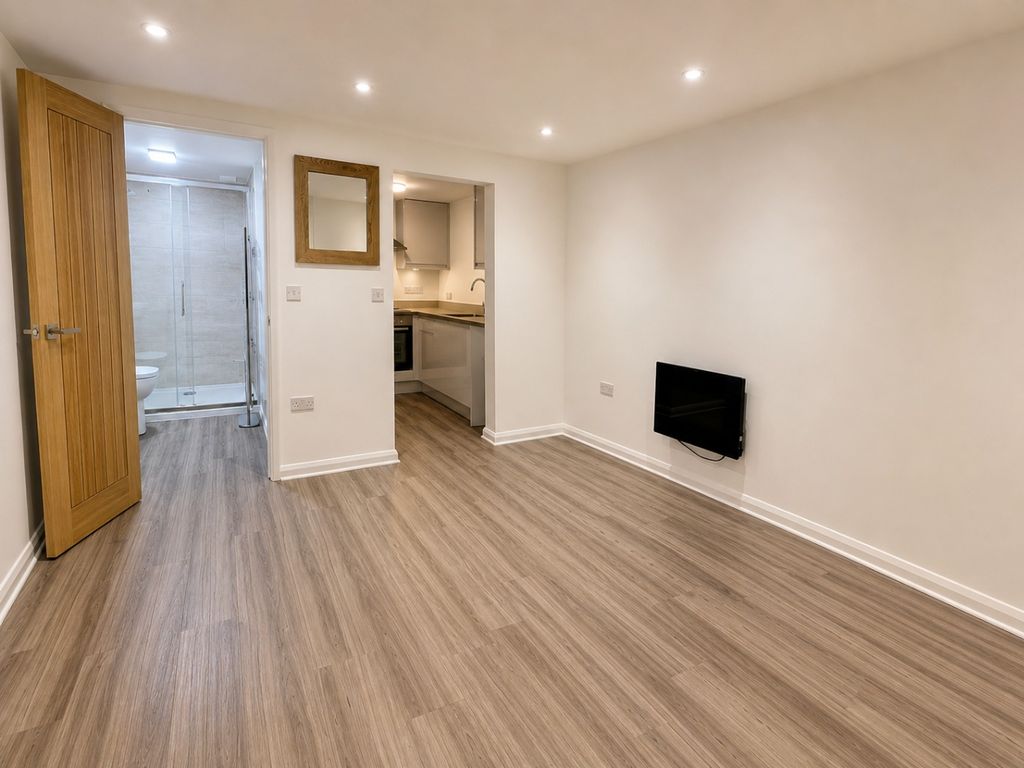 Property photo 3 of 6 5318956