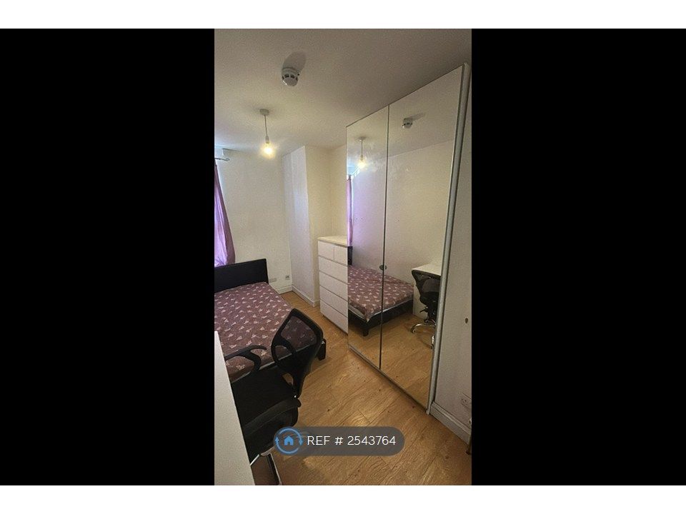 Property photo 3 of 23