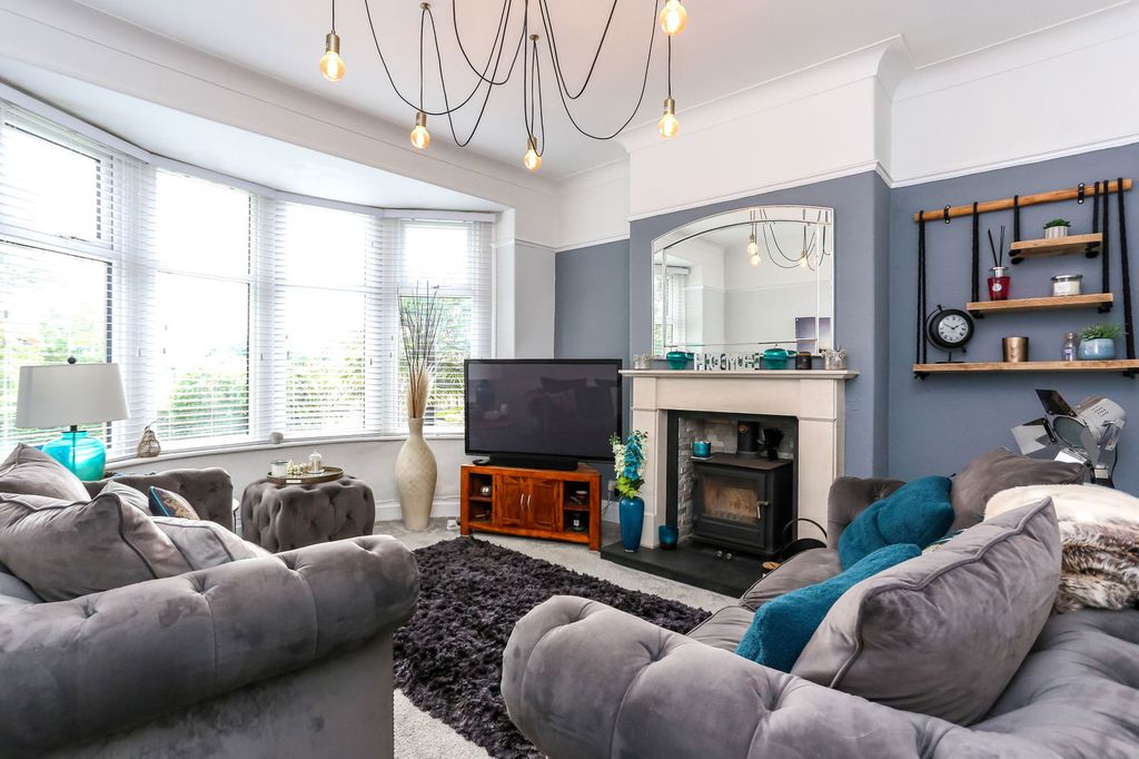 Property photo 1 of 33