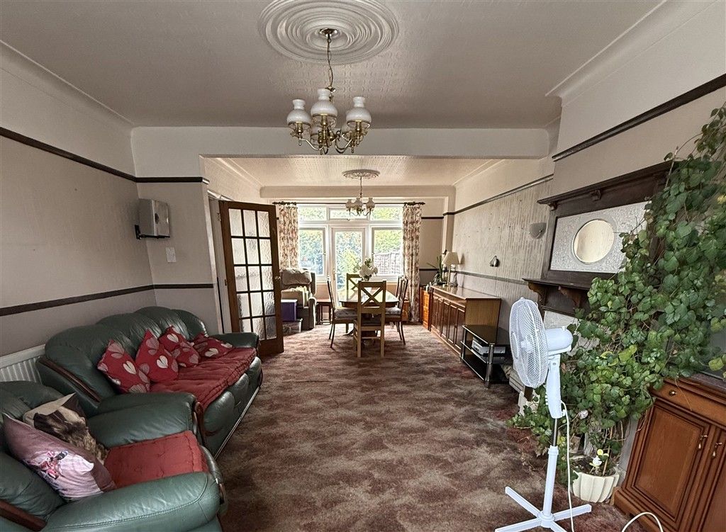 Property photo 3 of 8 Lounge C