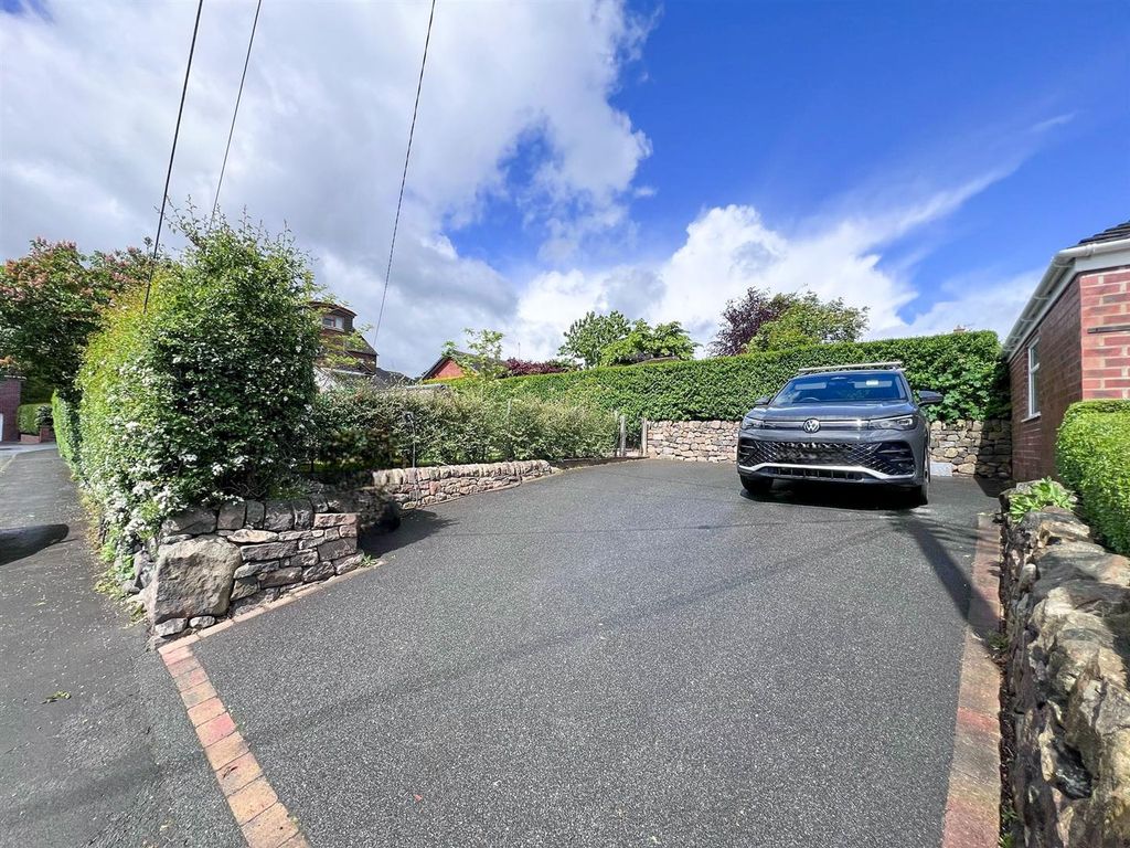 Property photo 3 of 24 Driveway
