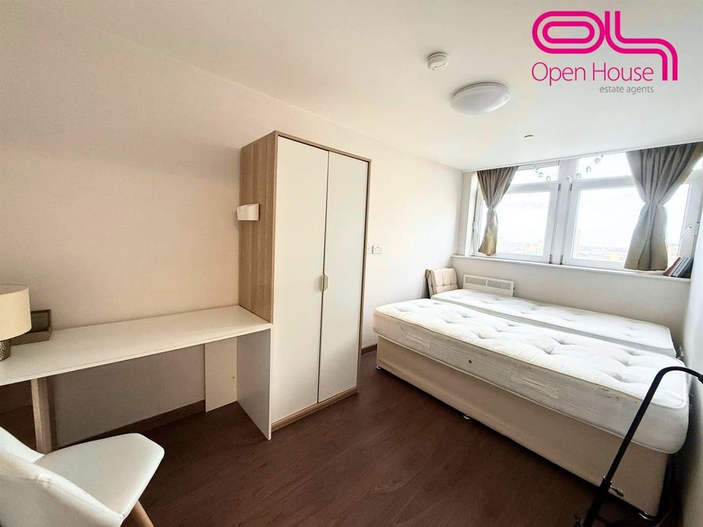 Property photo 3 of 5 1B8Ac448-12B7-412d-Ac07-Afdf852A7A9E.Jpg