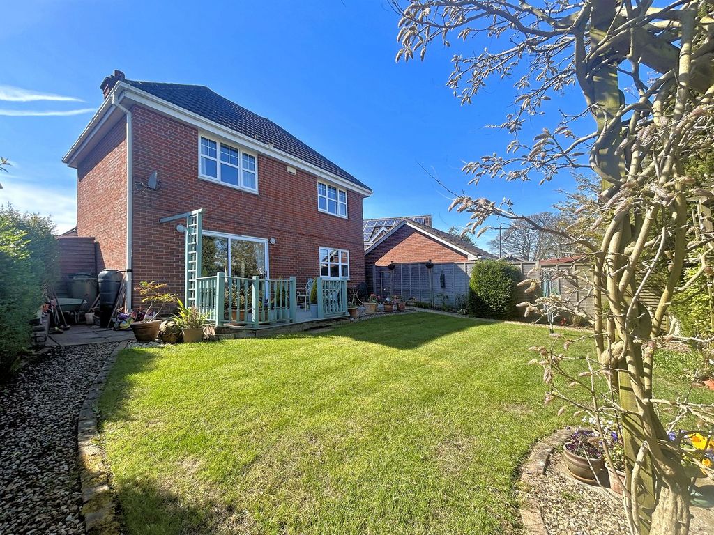 Property photo 2 of 19