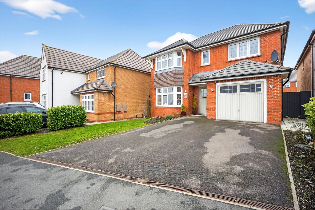 Property photo 2 of 20