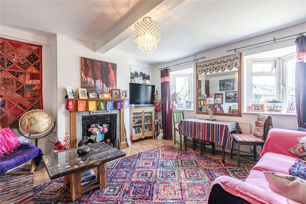 Property photo 3 of 16 Sitting Room