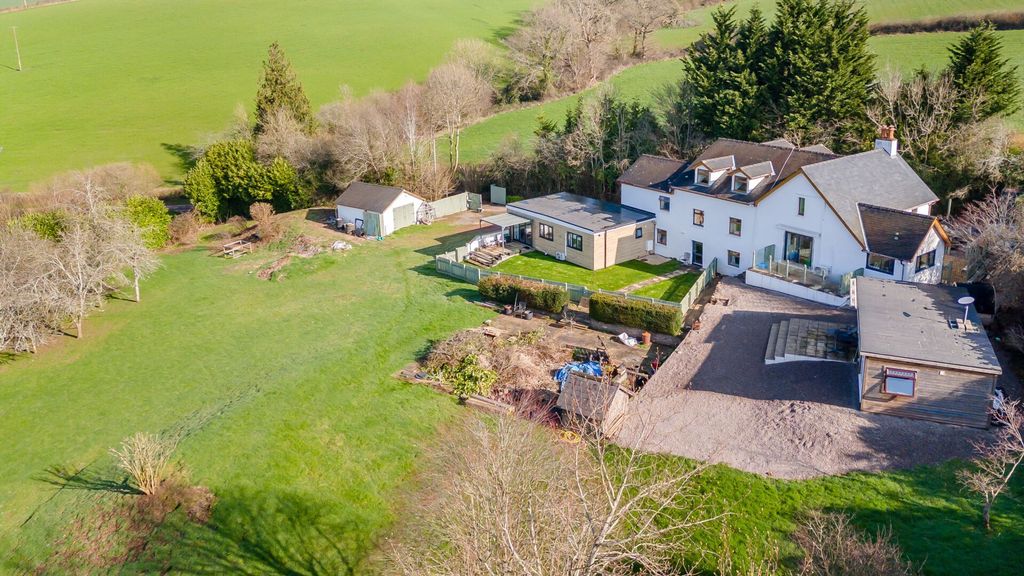 Property photo 1 of 32