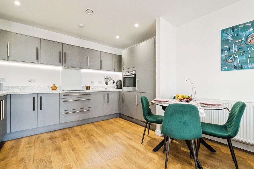 Property photo 2 of 19 Pbox-Img.Jpg