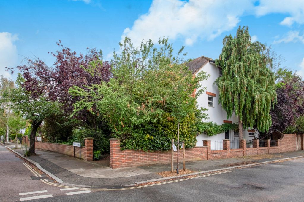 Property photo 2 of 28