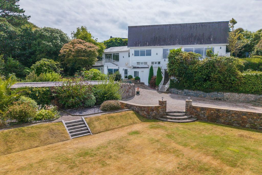 Property photo 1 of 54