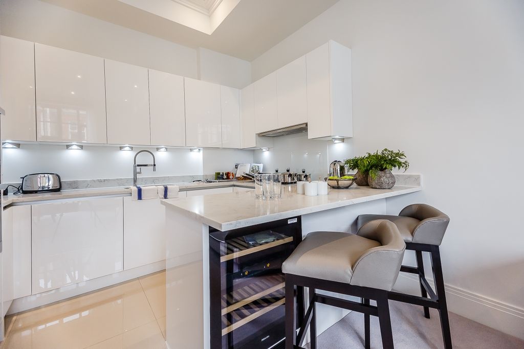 Property photo 1 of 12 8317243-Interior27
