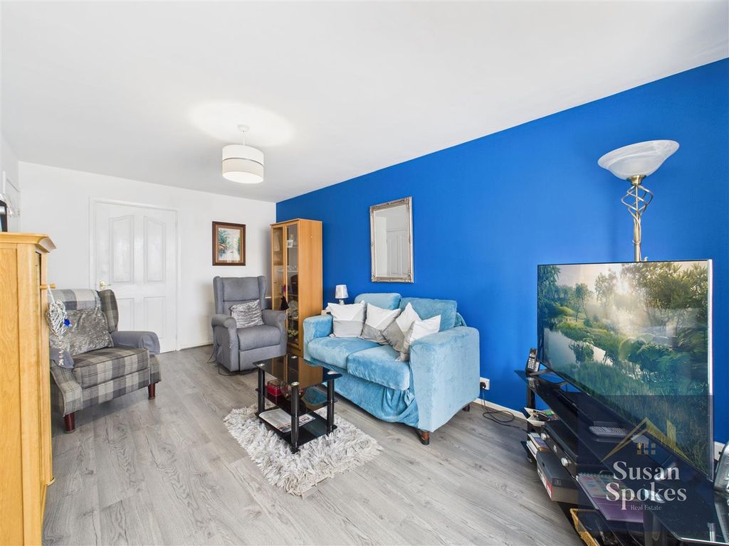 Property photo 3 of 18 Cam01858G0-Pr0174-Still007.Jpg