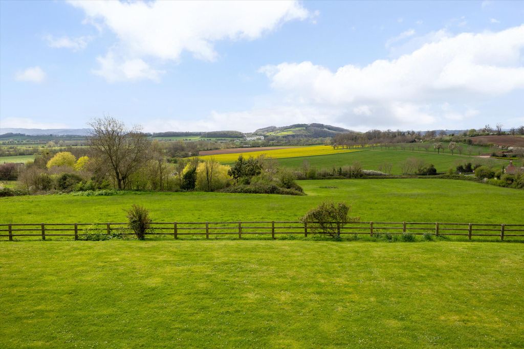 Property photo 3 of 26 Image