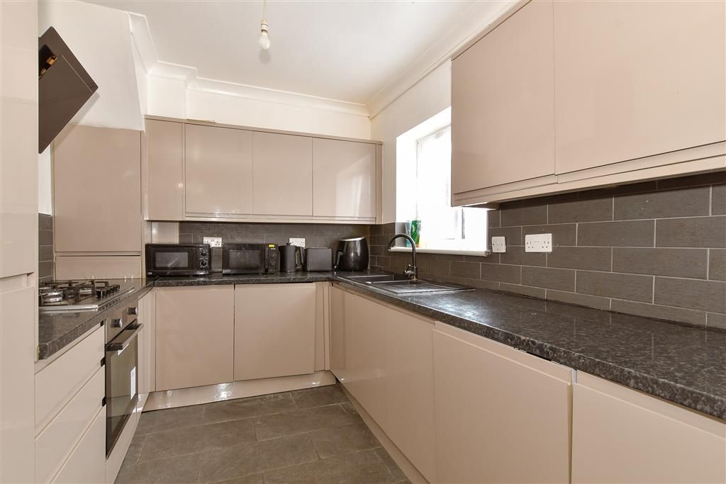 Property photo 3 of 8 Kitchen