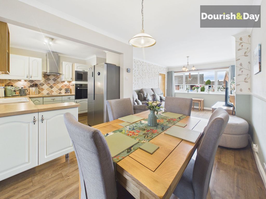 Property photo 3 of 28