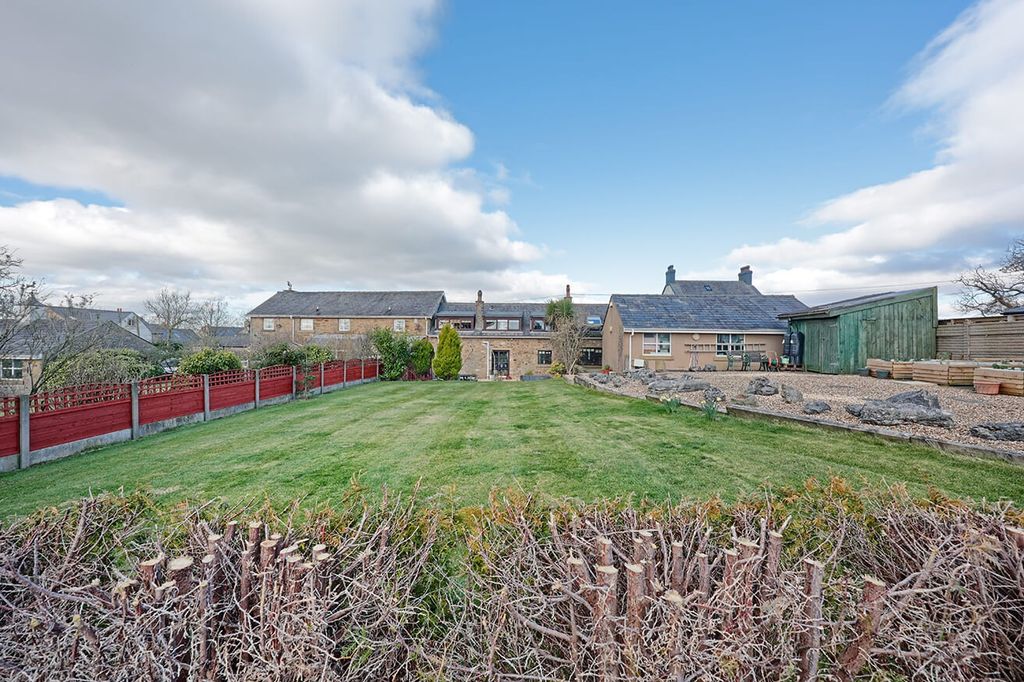 Property photo 3 of 30 4005829