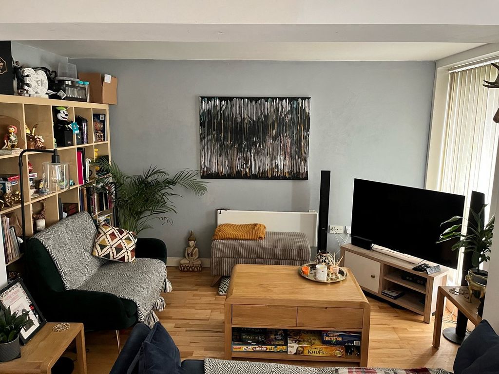 Property photo 2 of 11