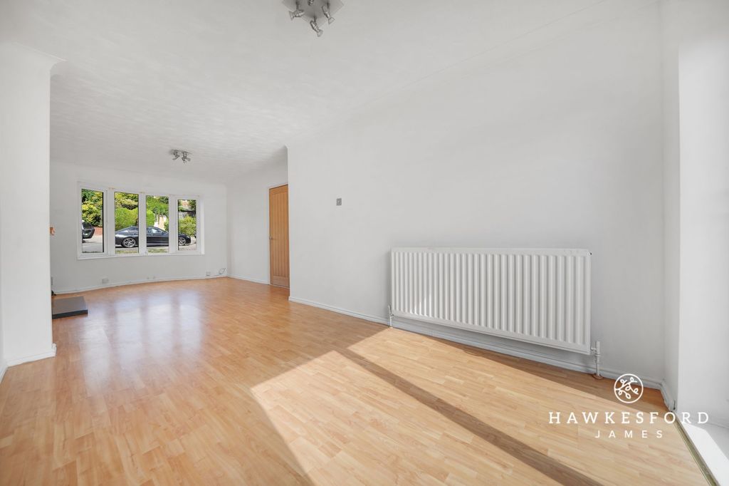 Property photo 3 of 15 Gibbons Road, Sittingbourne - Lounge/Diner
