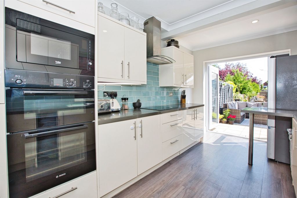 Property photo 2 of 16