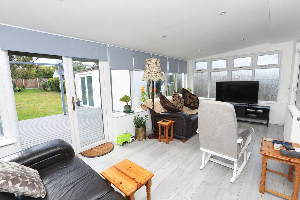Property photo 3 of 12 5532182