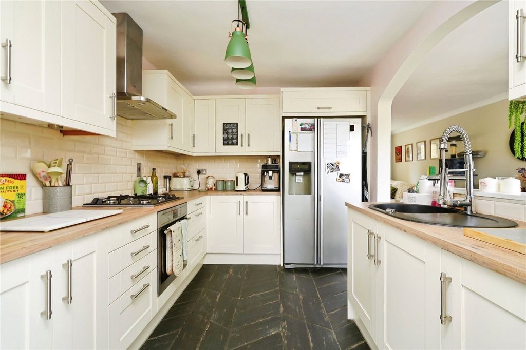 Property photo 2 of 16 Picture No. 28