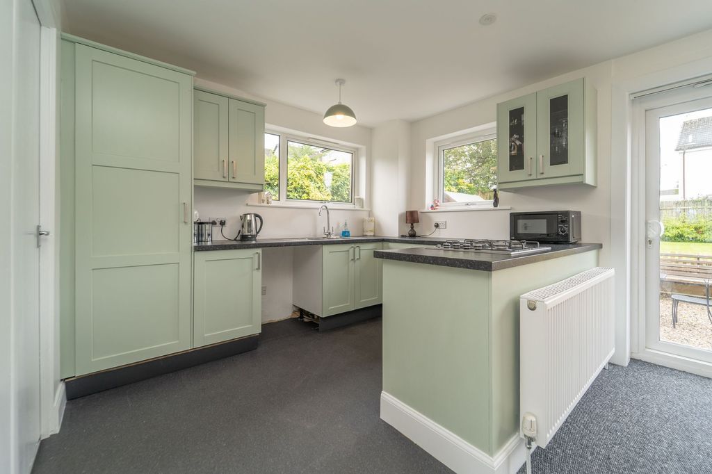 Property photo 3 of 33 Kitchen